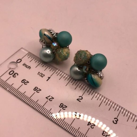 Vintage (Japan) Triple Layer Bead Necklace & Earrings Set - Picture 6 of 10